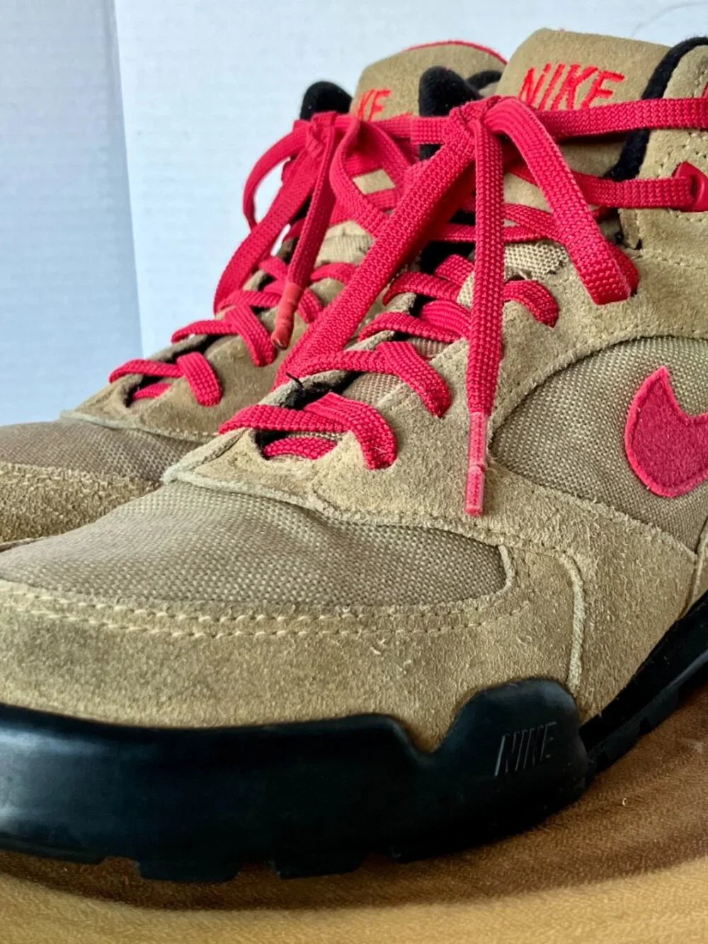 Vintage 90s CALDERA hiking boots size 7.5